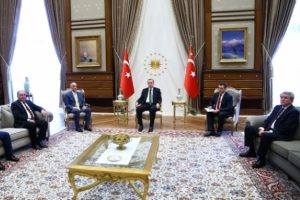 Cumhurbaşkanı Erdoğan, T&uuml;rk-İş heyetini kabul etti