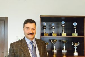 "Sadece tıbbi eğitimle iyi bir hekim yetiştirmek m&uuml;mk&uuml;n değil"