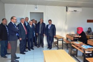Taha &Ouml;zhan Suriyeli m&uuml;ltecileri ziyaret etti