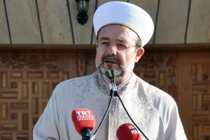 "&Uuml;niversite ve mabet birbirinden ayrılamaz"