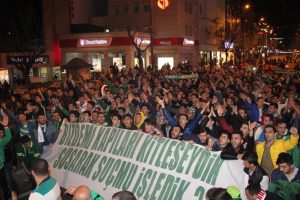Bursaspor taraftarından TFF'ye protesto