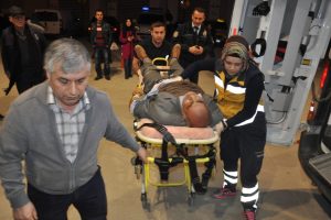 Bursa'da&nbsp;fatura y&uuml;z&uuml;nden &ccedil;ıkan kavgada baba ve iki oğlu yaralandı