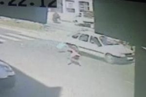 Otomobilin &ccedil;arptığı Suriyeli kız &ouml;ld&uuml;