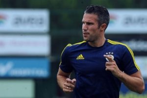 &Ccedil;in kul&uuml;b&uuml; Shenhua Van Persie'den vazge&ccedil;miyor