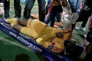 Kayserisporlu Samba Sow'un kolu kırıldı