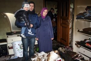 Hırsızlar soydukları yetmezmiş gibi bir de ateşe verdi