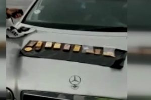 İstanbul'da 33 kilo k&uuml;l&ccedil;e altınla yakalandılar!