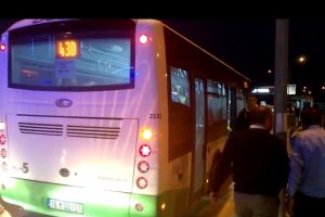 Bursa'da otob&uuml;sten d&uuml;şen kadın hastanelik oldu