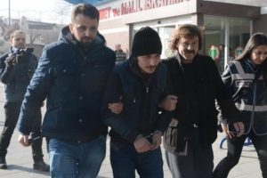 Konya'da 'torbacı' operasyonu: 13 g&ouml;zaltı