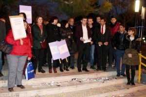 Burdur'da &Ouml;zgecan'a mumlu ve &ccedil;i&ccedil;ekli anma