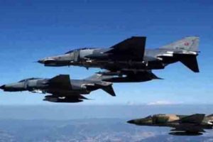 F-16'lar Suriye sınırında