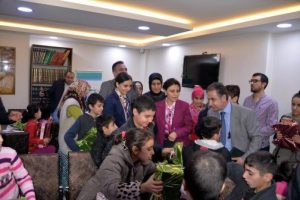 Sur'dan ayrılan kadın ve &ccedil;ocuklara sağlık taraması