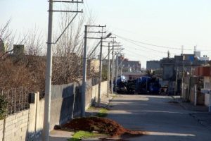 PKK'lı ter&ouml;ristler, gasp ettikleri TIR'ı barikat olarak kullandı