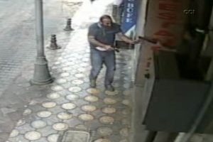 Korkun&ccedil; cinayet saniye saniye kamerada