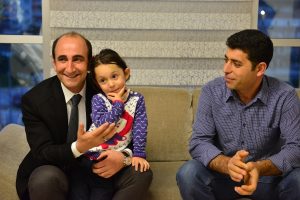 Başkan Edebali Bursa'da doğan beşizleri ziyaret etti