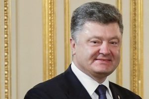 Poroşenko, Başbakan Yatsenyuk'un istifasını istedi