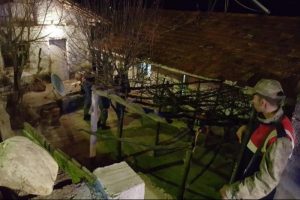 Gen&ccedil; kız, pompalı t&uuml;fekle birini &ouml;ld&uuml;rd&uuml;