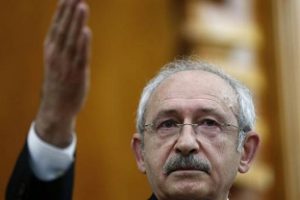 Kılı&ccedil;daroğlu'ndan Baykal tepkisi: AKP'ye can simidi oldu