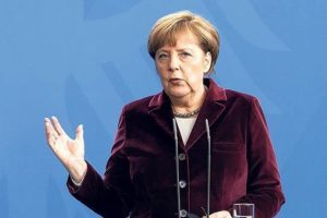 Merkel: T&uuml;rkiye'yle varılan m&uuml;lteci anlaşması i&ccedil;in var g&uuml;c&uuml;mle savaşacağım