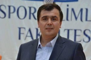 Uşak Sportif'in Kul&uuml;p Başkanı Arif Ak&ccedil;akaya istifa ettiğini a&ccedil;ıkladı