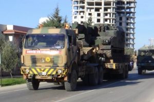 Sınıra askeri sevkiyat: Namlular Suriye'ye &ccedil;evrildi