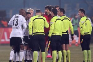 Beşiktaşlı futbolcularda hakem isyanı devam ediyor