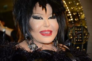B&uuml;lent Ersoy makyajsız yakalandı