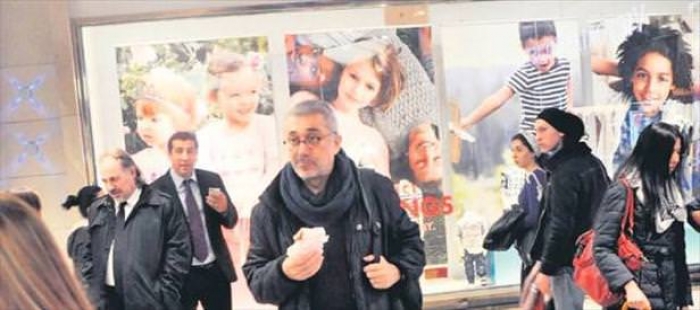 Ayak&uuml;st&uuml; atıştırma...