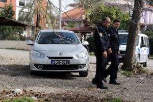 Antalya'da poliklinikten film gibi ka&ccedil;ış