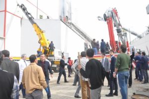 Karaman'da &ccedil;ikolata fabrikasından yangın paniği