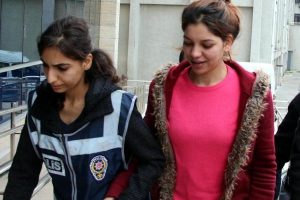 Kendisini ka&ccedil;ırmak isteyeni &ouml;ld&uuml;ren gen&ccedil; kıza m&uuml;ebbet istemi