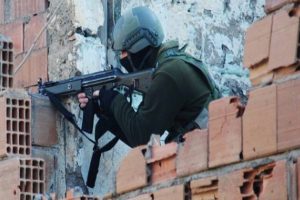Nusaybin ve Sur'da 8 ter&ouml;rist &ouml;ld&uuml;r&uuml;ld&uuml;