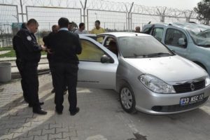 Fırın denetimine giden resmi ara&ccedil; kundaklandı