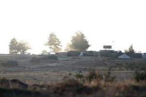 TSK unsurlarının PYD mevzilerine top atışı s&uuml;r&uuml;yor