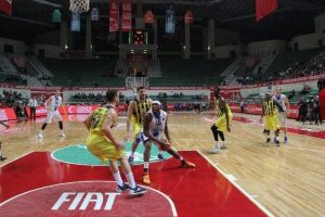 Fenerbah&ccedil;e yarı finale y&uuml;kseldi