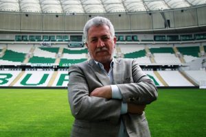 Timsah Arena'nın zemin sorunu &ccedil;&ouml;z&uuml;ld&uuml;