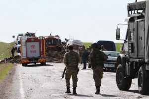 Diyarbakır'da askeri aracın ge&ccedil;işi sırasında patlama