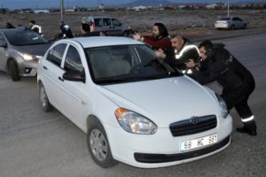 Film sahnelerini aratmayan uyuşturucu operasyonu!