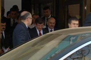 Başbakan yaralıları ziyaret etti