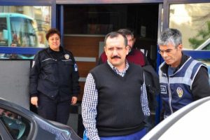 Manisa'da FET&Ouml;/PDY operasyonu: 8 g&ouml;zaltı