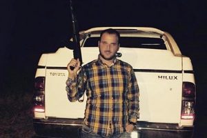 Antalya'da liseli kıza &ccedil;ıplak fotoğraf şantajı