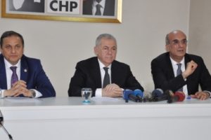 CHP'den AK Parti'ye 'ter&ouml;rle m&uuml;cadele' desteği