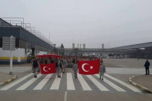 Bursa'da Renault emek&ccedil;ileri şehitleri unutmadı!