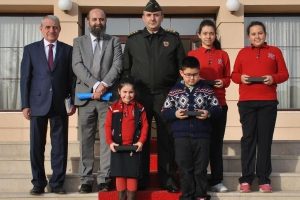 &Ouml;ğrencilerden ter&ouml;rle m&uuml;cadele eden g&uuml;venlik g&uuml;&ccedil;lerine mektup