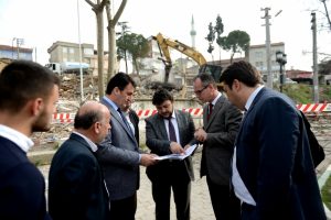 Bursa'ya yeni meydanın &ouml;n&uuml;ndeki son engel kaldırıldı