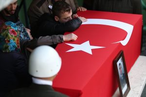 Bursa şehidini son yolculuğuna uğurladı