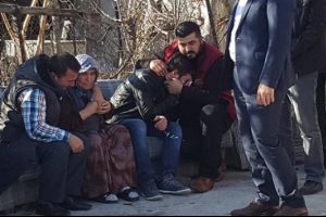 İkizi, kardeşinin şehit haberiyle g&ouml;zyaşlarına boğuldu