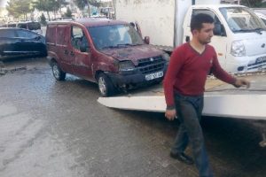Kahta'da seyir halindeki ara&ccedil; yandı