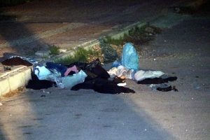 Cezaevi &ouml;n&uuml;ndeki ş&uuml;pheli poşetten ayakkabı &ccedil;ıktı