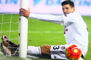 Şenol G&uuml;neş, Gomez'den stres yapmamasını istedi